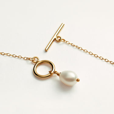 'Perla' Toggle Necklace